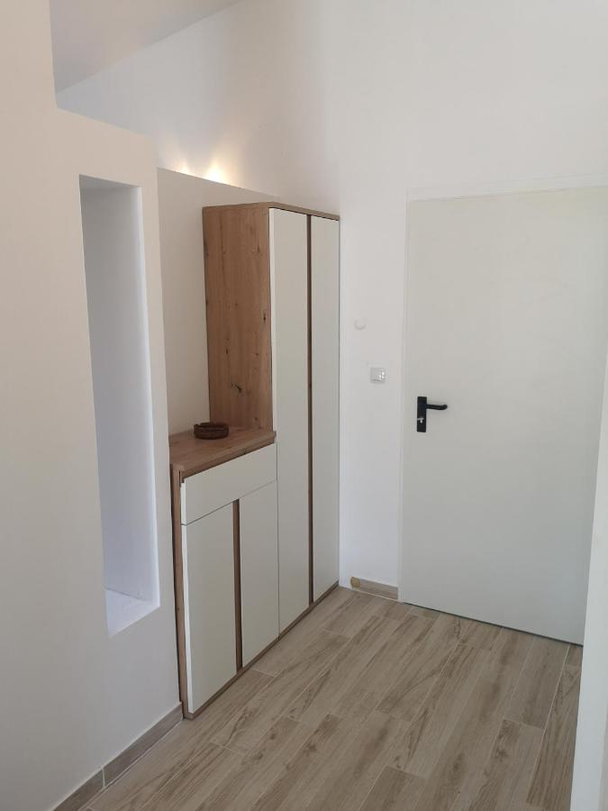 Apartment Nada 2 Малинска Экстерьер фото